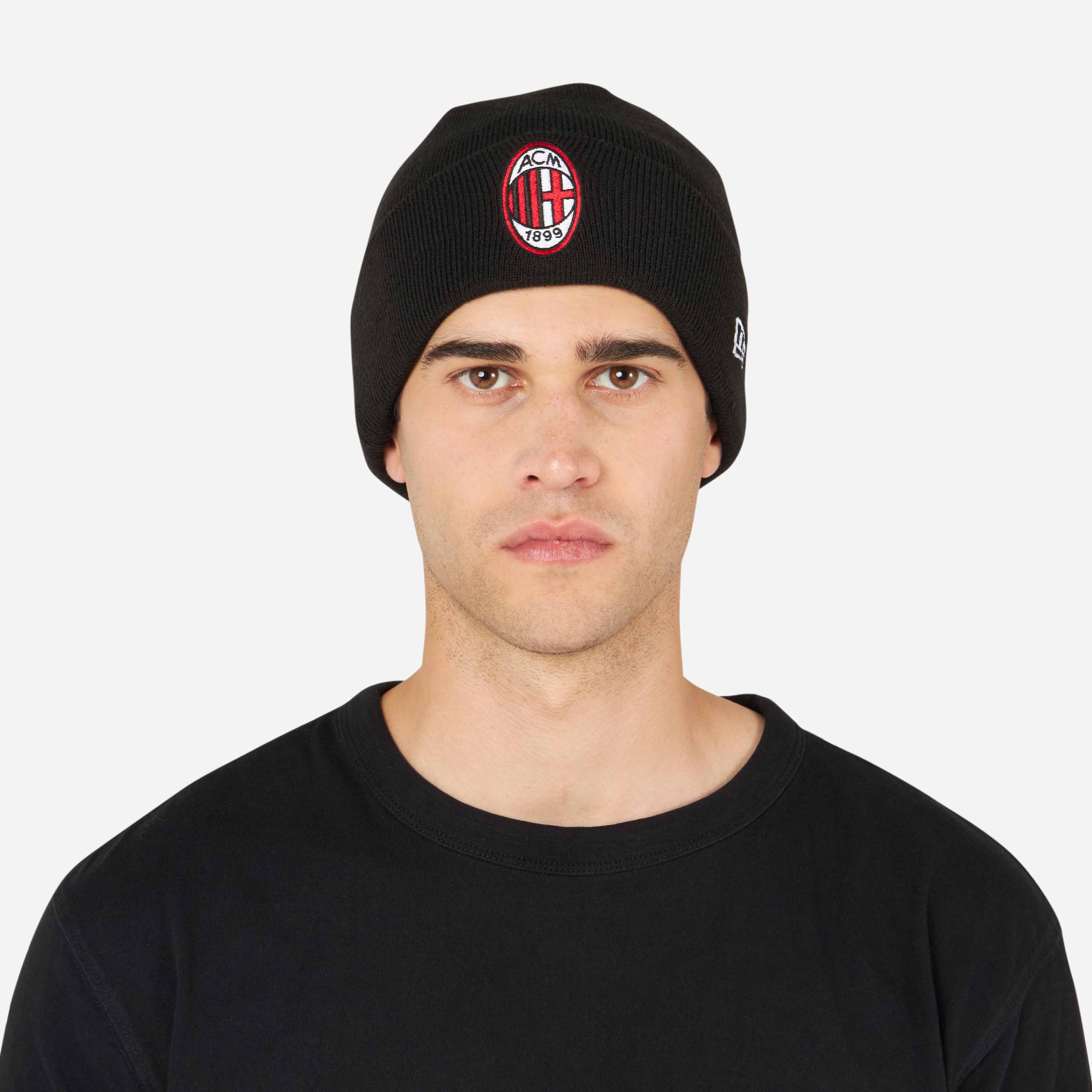 NEW ERA X AC MILAN BEANIE WITH LOGO
