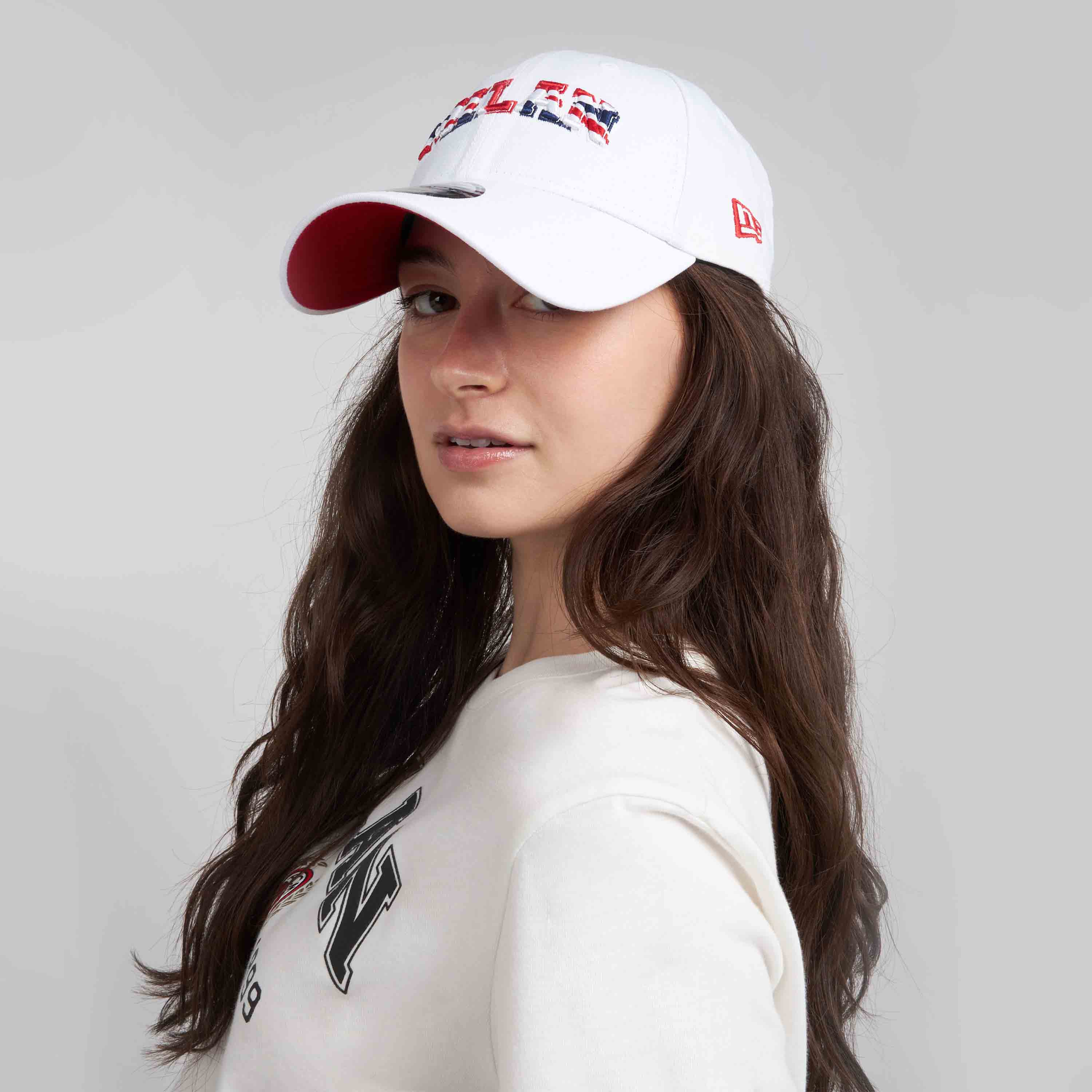 9FORTY® NEW ERA X AC MILAN CAP WITH UNITED KINGDOM FLAG