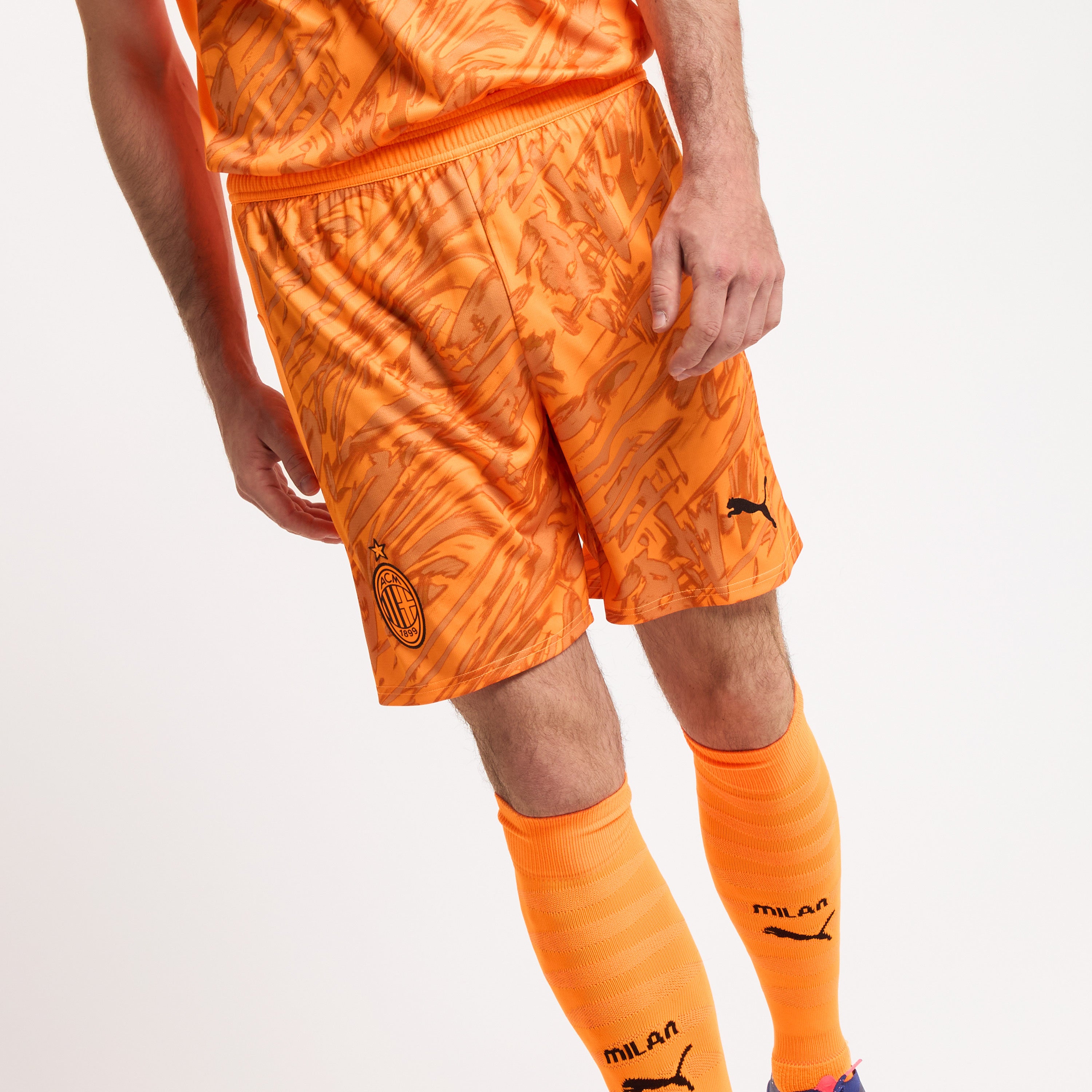 MILAN GOALKEEPER AWAY 2025/26 SHORTS