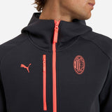 FELPA GRIGIA SCURA MILAN PUMATECH 2026/27 CON ZIP E CAPPUCCIO