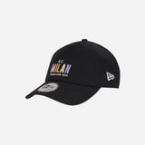 CAPPELLINO 9TWENTY® NEW ERA X AC MILAN WORDMARK CON SCRITTA