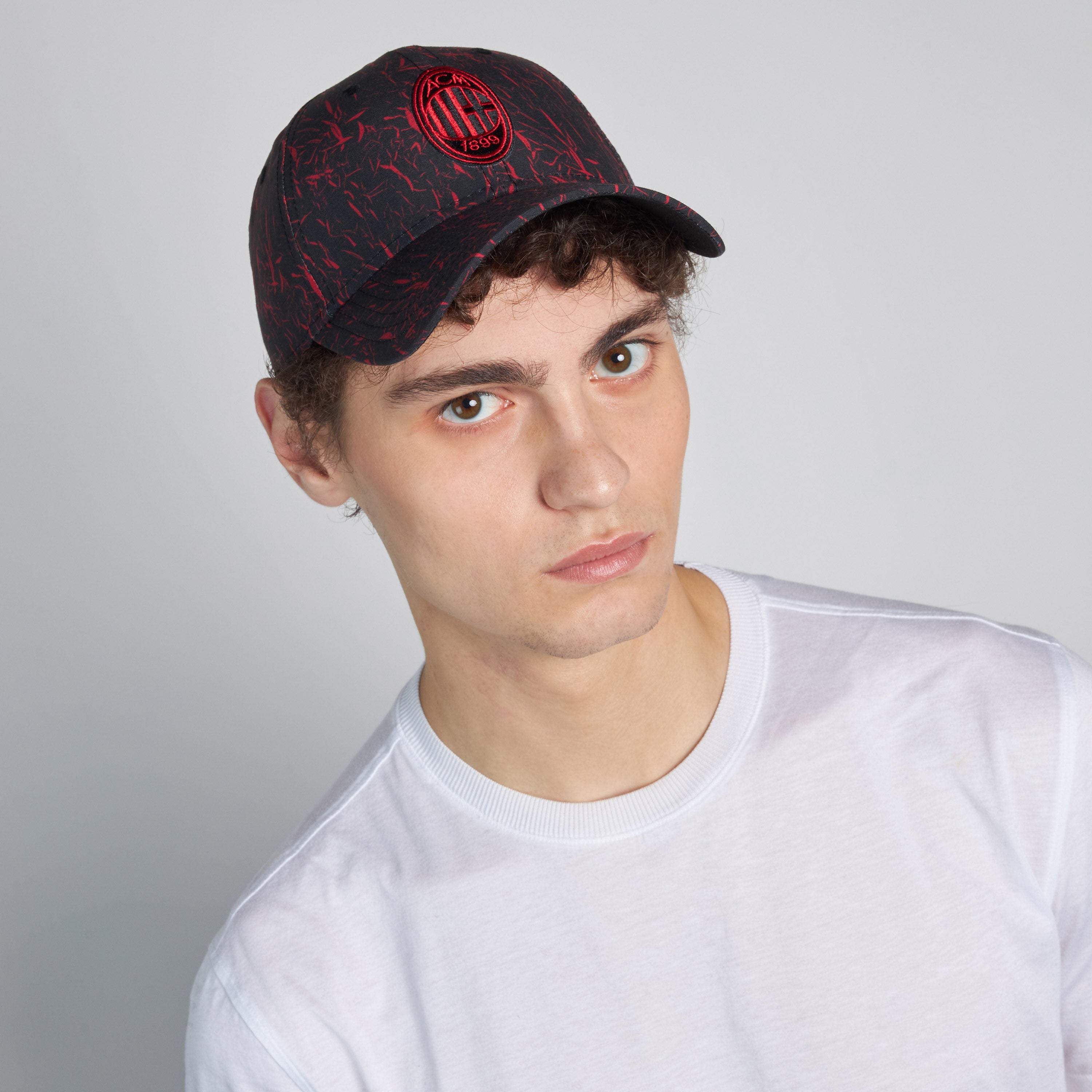 9FORTY® NEW ERA X AC MILAN CAP WITH LOGO AND RED&BLACK DETAILS | AC ...