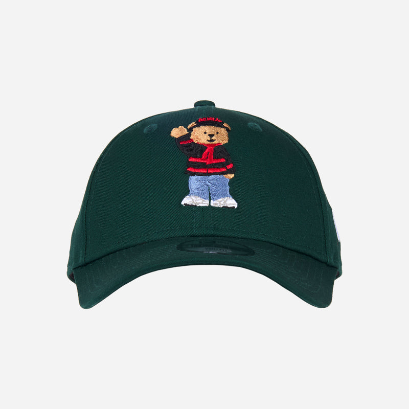 9FORTY® NEW ERA X AC MILAN YOUTH CAP WITH EMBROIDERED TEDDY