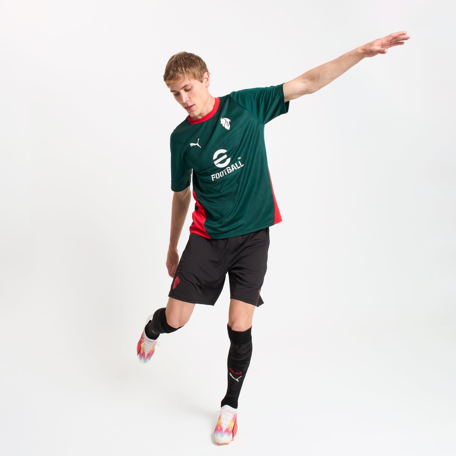 MILAN TRAINING 2025/26 GREEN JERSEY | AC Milan Store
