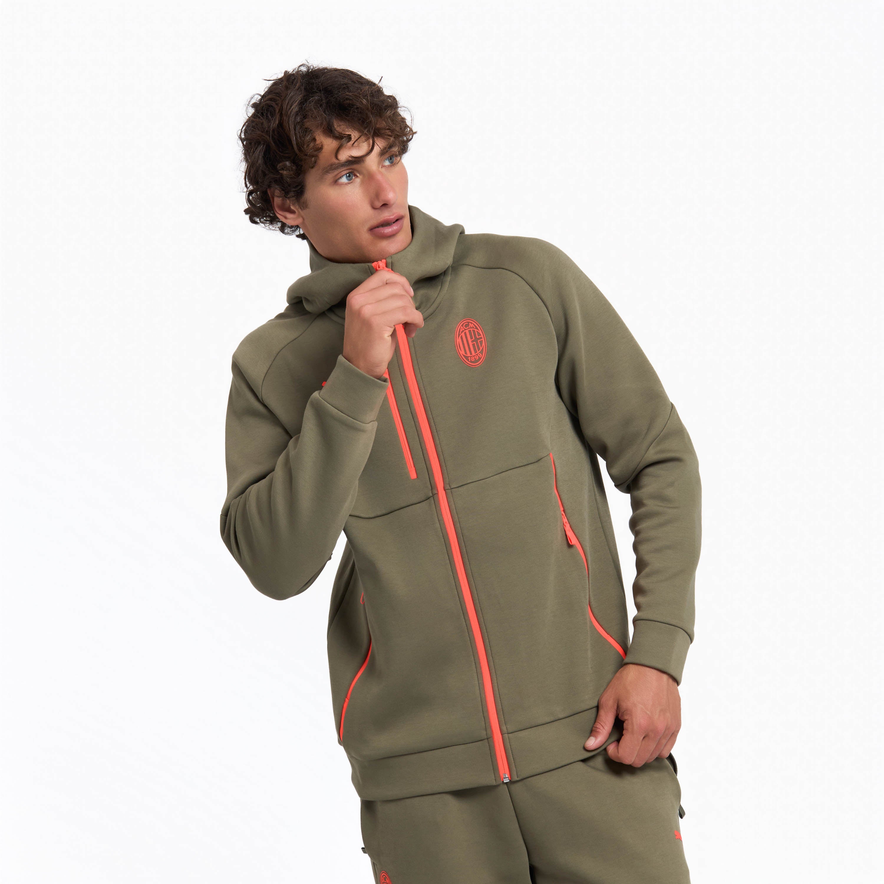 FELPA VERDE MILAN PUMATECH 2026/27 CON ZIP E CAPPUCCIO