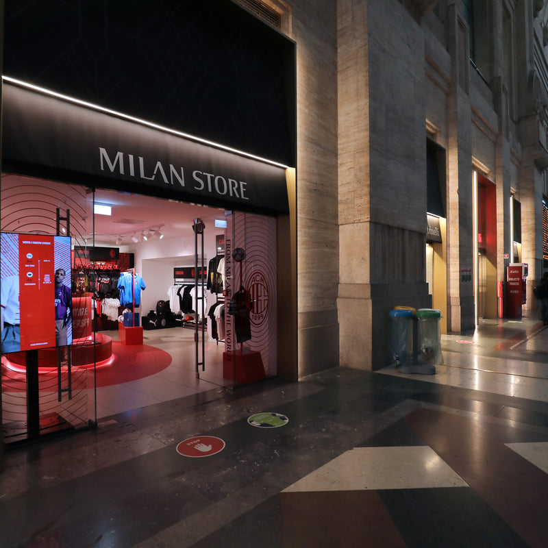AC Milan Store  kit gara, abbigliamento, accessori, scarpe, regali  esclusivi e gadget