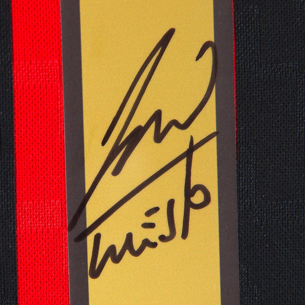 CRESPO AC MILAN BACK SIGNED AND FRAMED HOME SHIRT 2004/05