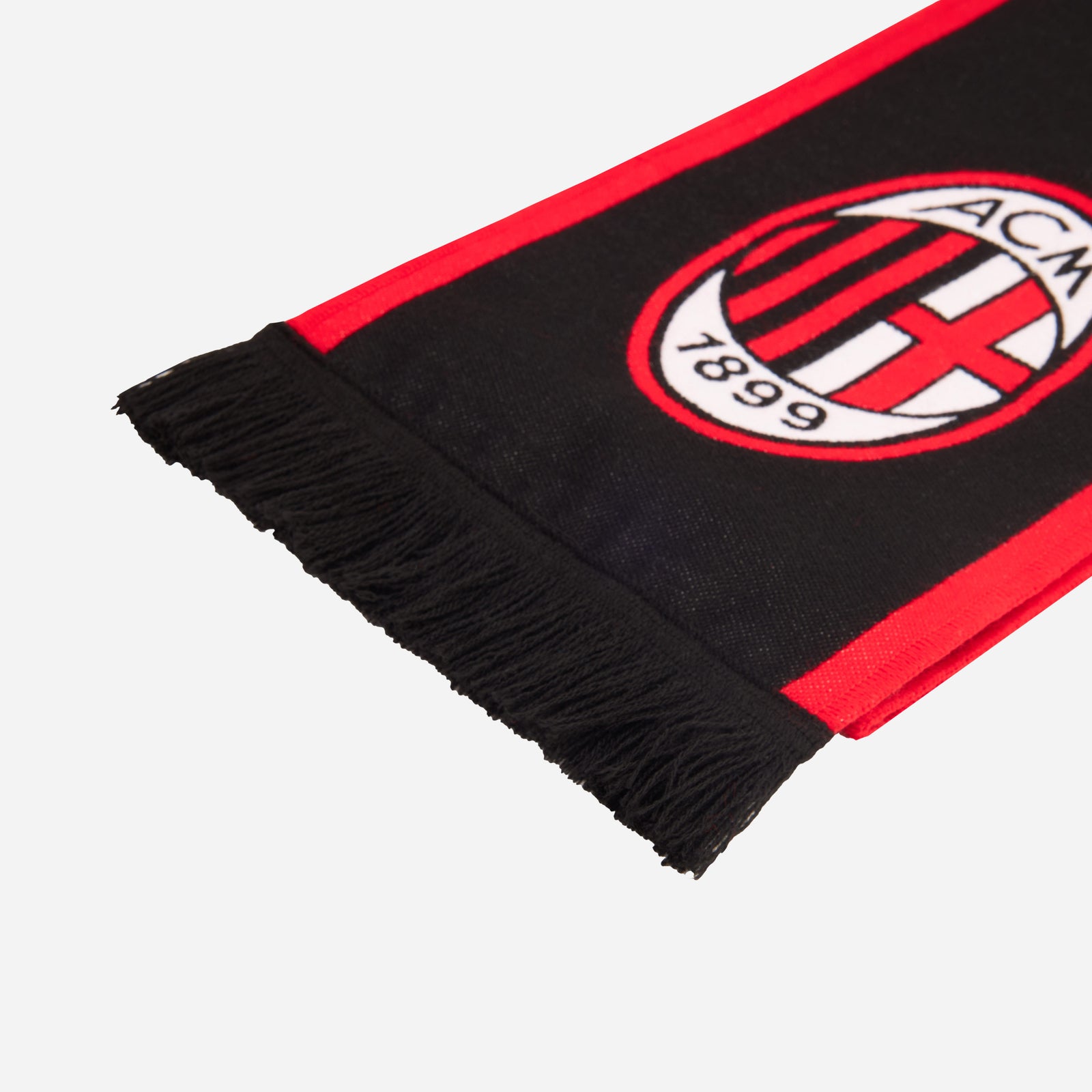 新品　AC Milan  スカーフ フリンジ付き 黒/赤 AC MILAN SCARF WITH LOGO AND LETTERING | AC Milan Store